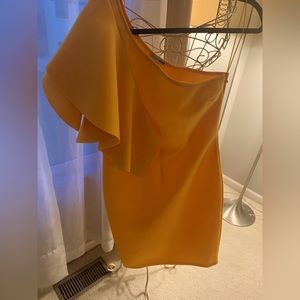 Fashion Nova size XL one shoulder yellow dress